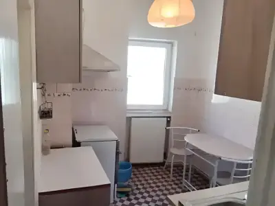 Apartament de inchiriere Sector 5 Bucuresti bucatarie mica